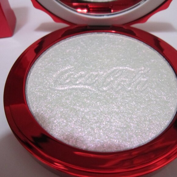 2 New Coca-Cola & Glamlite Glow Highlight Powders - Picture 3 of 3